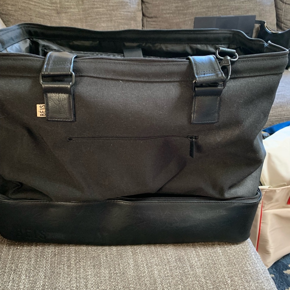 Beis Weekender - image 2